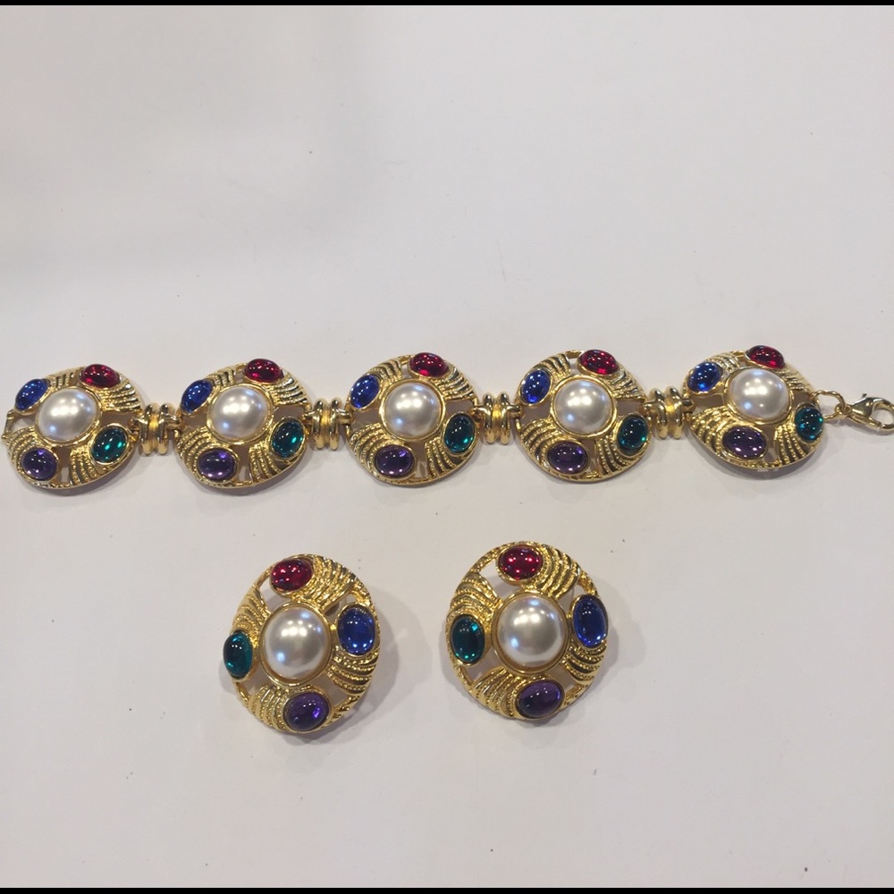 - Matching set bracelet and earrings.  Re-listing did not sell.